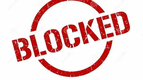 Smartphone user blocking +44 20 3322 2305 to stop scam calls
