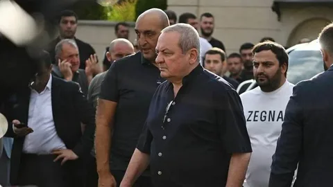 chóim24h political section showing local government stories