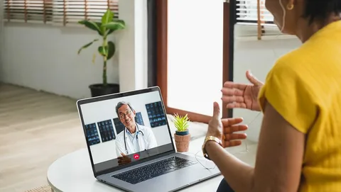 Patient in video consultation through ztec100.com platform