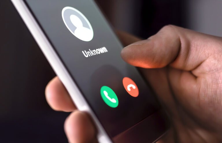 Incoming call from 2034752474 marked as unknown on mobile