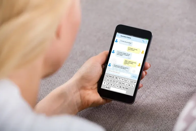System-generated message from 3330038533 displayed on smartphone