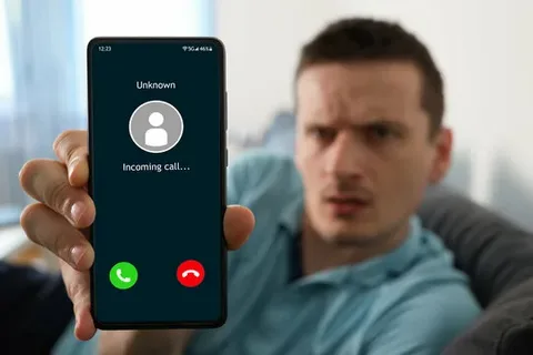 Incoming call from 3303413752 with no caller ID