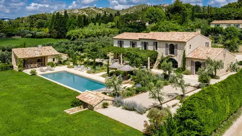 Luxury villa in Provence with Le Collectionist offering private pool and panoramic view